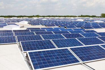 Solarni paneli na krovu (Izvor Wikimedia)